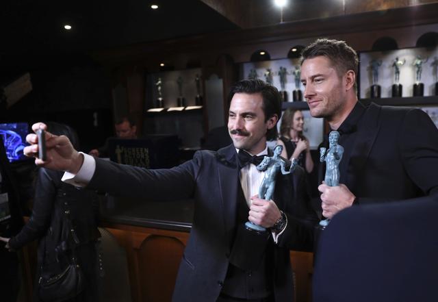 Milo Ventimiglia, left, and Justin Hartley pose with their awards. (Matt Sayles/Invision/AP) Milo Ventimiglia, left, and Justin Hartley pose with their awards. (Matt Sayles/Invision/AP)