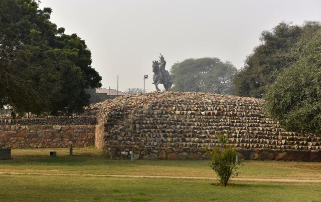 The remains of Qila Rai Pithora near Qutub Golf Course. Pritihviraj Chauhan III, the last Chauhan king, extended the Lal Kot citadel by building Qila Rai Pithora, fortifying the city against Turks. (Sanjeev Verma/HT PHOTO) The remains of Qila Rai Pithora near Qutub Golf Course. Pritihviraj Chauhan III, the last Chauhan king, extended the Lal Kot citadel by building Qila Rai Pithora, fortifying the city against Turks. (Sanjeev Verma/HT PHOTO)