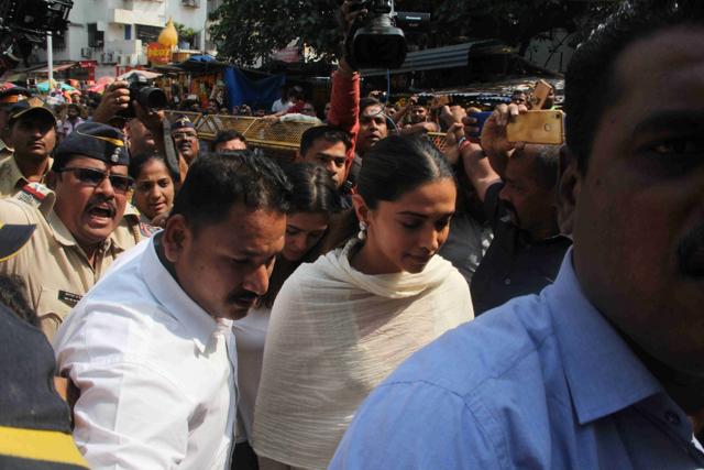 Deepika during her visit to Siddhivinayak. (IANS) Deepika during her visit to Siddhivinayak. (IANS)