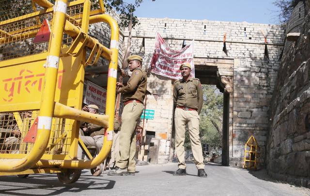 Chittorgarh -- the epicentre of the controversy surrounding the film -- remained peaceful on Thursday. (Himanshu Vyas/HT Photo ) Chittorgarh -- the epicentre of the controversy surrounding the film -- remained peaceful on Thursday. (Himanshu Vyas/HT Photo )