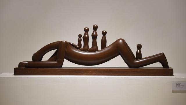 Family Horse: A work in wood that embodies the traditional Indian familial ethic. (Arvind Yadav/HT PHOTO) Family Horse: A work in wood that embodies the traditional Indian familial ethic. (Arvind Yadav/HT PHOTO)