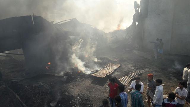 Six shanties were also gutted in the fire at Bhiwandi. (Praful Gangurde/HT Photo) Six shanties were also gutted in the fire at Bhiwandi. (Praful Gangurde/HT Photo)
