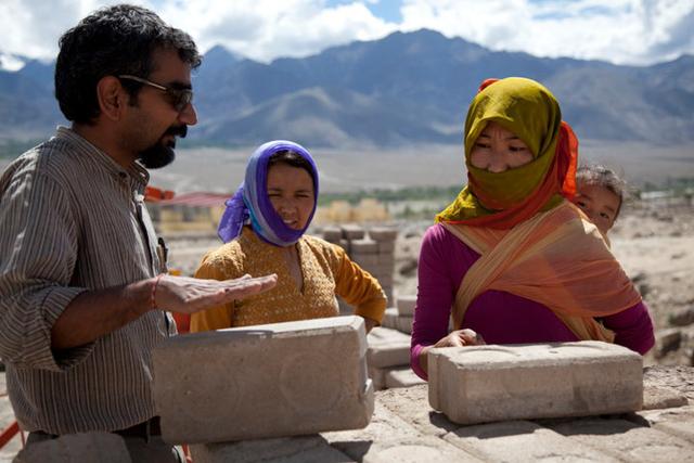 Finding an architect wasn’t easy, but we finally connected with Anshu Sharma of Seeds, who had worked with mud and bricks and bamboo in Ladakh and understood exactly what we wanted and why. Finding an architect wasn’t easy, but we finally connected with Anshu Sharma of Seeds, who had worked with mud and bricks and bamboo in Ladakh and understood exactly what we wanted and why.