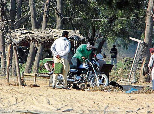 A ‘goonda tax’ collection point on the outskirts of Bathinda. (Sanjeev Kumar/HT) A ‘goonda tax’ collection point on the outskirts of Bathinda. (Sanjeev Kumar/HT)
