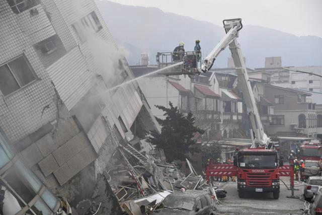 Aftershocks Rattle Taiwan As Quake Toll Rises To 10 58 Missing World News Hindustan Times 