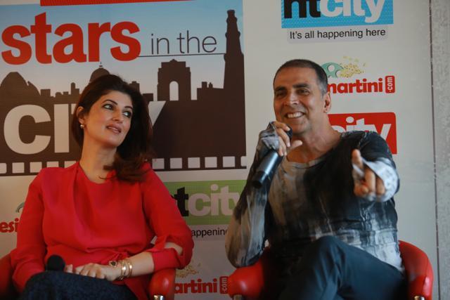 Akshay Kumar also revealed that his new haircut is because of his next film, Kesari, for which he has to wear a heavy turban. Owing to the extreme temperature at the shooting location, he decided to go for this style! (Amal KS/ HT)