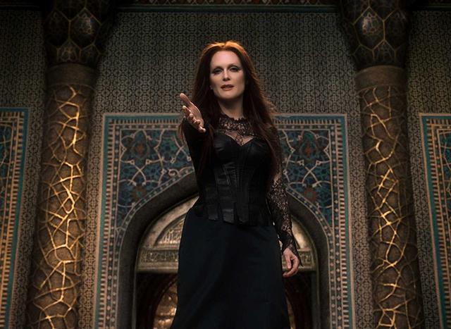 Julianne Moore in Seventh Son. Julianne Moore in Seventh Son.