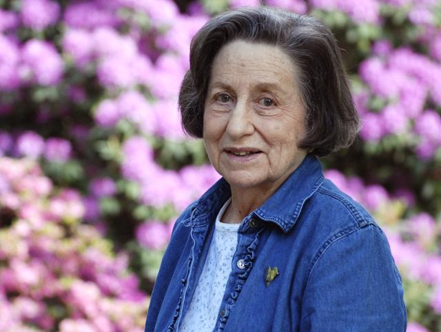 This May 2008 photo made by her grandson Shawn Cregan and provided by the Norman Rockwell Museum shows artist Gloria Stoll Karn at her home in Pittsburgh. (AP) This May 2008 photo made by her grandson Shawn Cregan and provided by the Norman Rockwell Museum shows artist Gloria Stoll Karn at her home in Pittsburgh. (AP)