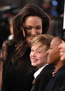 Angelina Jolie, Shiloh Jolie-Pitt, Zahara Jolie-Pitt attend the 2018 National Board of Review Awards Gala at Cipriani 42nd Street on January 9, 2018 in New York City. (AFP) Angelina Jolie, Shiloh Jolie-Pitt, Zahara Jolie-Pitt attend the 2018 National Board of Review Awards Gala at Cipriani 42nd Street on January 9, 2018 in New York City. (AFP)