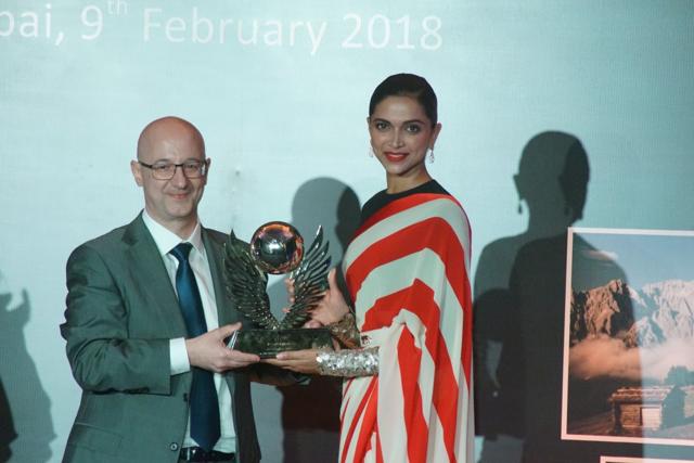 Deepika Padukone at the red carpet of Volare Awards 2018 in Mumbai. (IANS) Deepika Padukone at the red carpet of Volare Awards 2018 in Mumbai. (IANS)