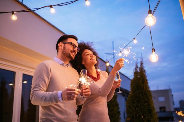 The weather, with its slight nip in air, is perfect for cosying up with your partner in the outdoors. (Shutterstock)