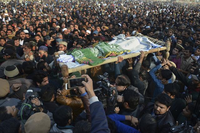 People attend the funeral of the seven-year-old girl in Kasur, Pakistan. (AP File Photo) People attend the funeral of the seven-year-old girl in Kasur, Pakistan. (AP File Photo)