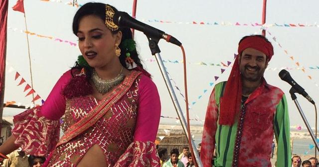 Swara Bhaskar and Pankaj Tripathi during a stage performance in Anaarkali of Aarah. Swara Bhaskar and Pankaj Tripathi during a stage performance in Anaarkali of Aarah.