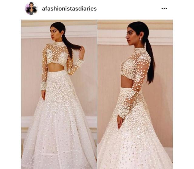 Khushi Kapoor’s Manish Malhotra ensemble was like a blank canvas for showing off her natural beauty. (Instagram/ afashionistasdiaries)