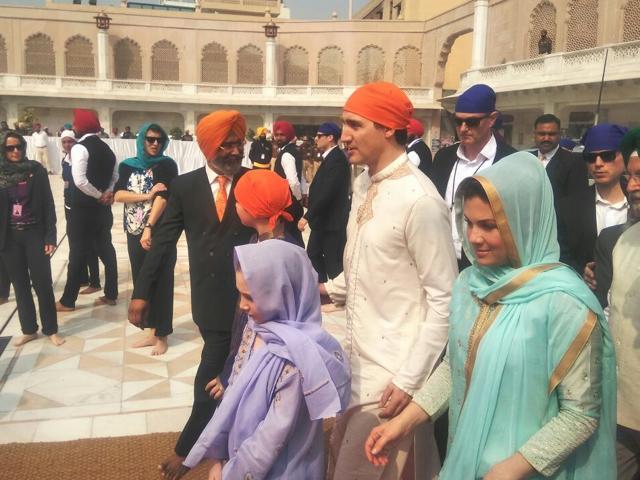 JustinTrudeau, his wife and children arrive at Amritsar’s Golden Temple. (HT Photo) JustinTrudeau, his wife and children arrive at Amritsar’s Golden Temple. (HT Photo)