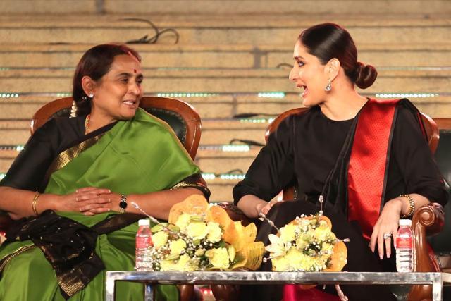 Kareena Kapoor seen here with Ratna Prabha , chief secretary of Karnataka in Bengaluru. She expressed a desire to work in a Kannada film. (IANS) Kareena Kapoor seen here with Ratna Prabha , chief secretary of Karnataka in Bengaluru. She expressed a desire to work in a Kannada film. (IANS)