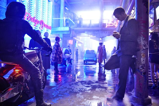 Mute’s visuals borrow heavily (and shamelessly) from Blade Runner. (Netflix) Mute’s visuals borrow heavily (and shamelessly) from Blade Runner. (Netflix)