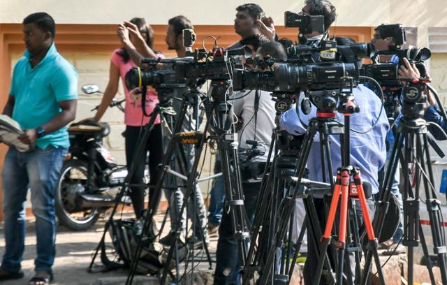 Media waits outsideSridevi’s residence. (Shashi S Kashyap) Media waits outsideSridevi’s residence. (Shashi S Kashyap)