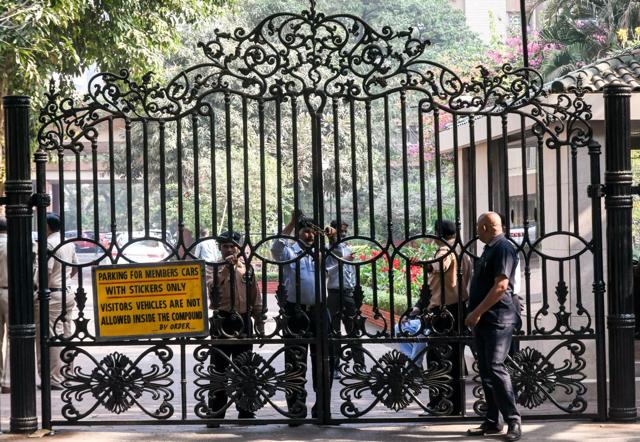 Security at actor Sridevi’s residence. (Prodip Guha) Security at actor Sridevi’s residence. (Prodip Guha)
