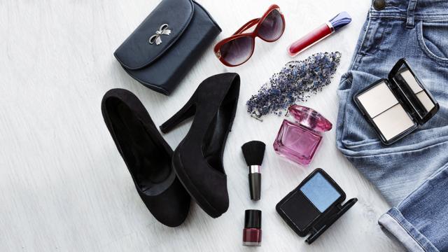 Eight insanely cool and simple shoe packing hacks every traveller ...