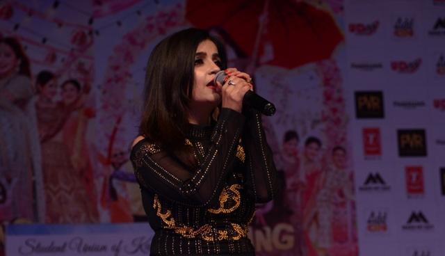 Singer Shibani Kashyap performed her new song, Wanna Be Free, as part of her grand finale act.