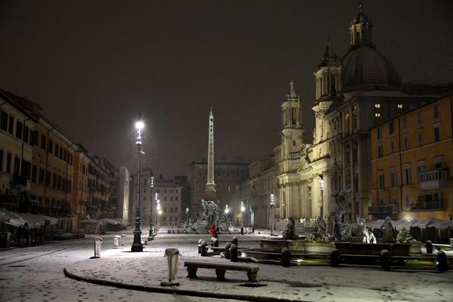 General view of the Piazza Navona in Rome covered by snow. (AFP Photo) General view of the Piazza Navona in Rome covered by snow. (AFP Photo)