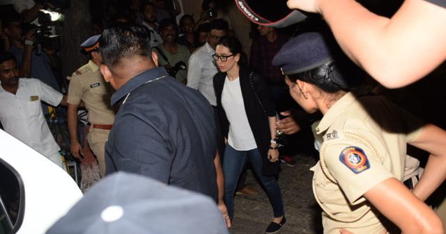 Mumbai: Actress Karisma Kapoor arrives at actor Anil Kapoor's residence. (IANS) Mumbai: Actress Karisma Kapoor arrives at actor Anil Kapoor's residence. (IANS)