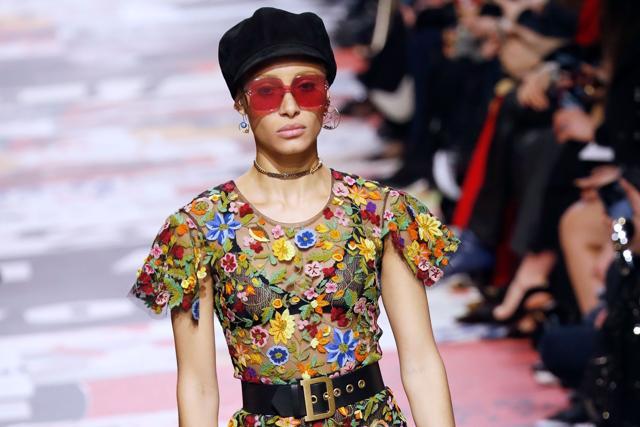 Dior summons spirit of Second-wave Feminism in #MeToo Paris show ...