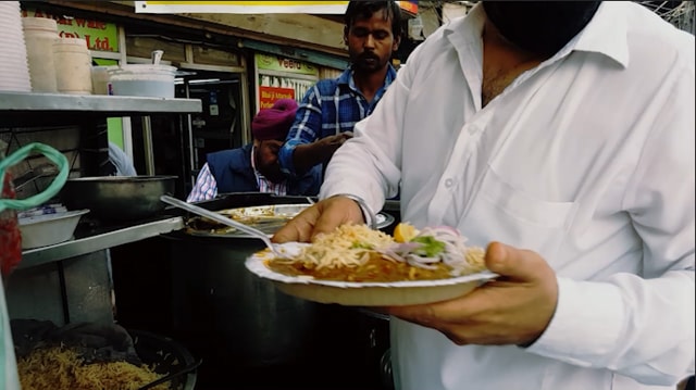 On Tuesdays and some other days, Lucky sells only vegetarian food – rajma chaawal etc. (HT Photo) On Tuesdays and some other days, Lucky sells only vegetarian food – rajma chaawal etc. (HT Photo)