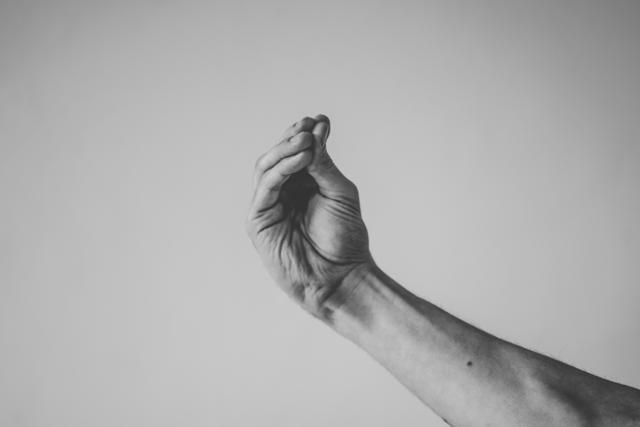 Hands and fingers do the talking when Italians chat with an elaborate code. (Shutterstock) Hands and fingers do the talking when Italians chat with an elaborate code. (Shutterstock)