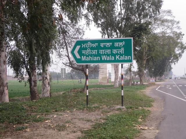 Located on the Bathinda-Amritsar highway in Zira subdivision, the village with a population of 2,000 has nearly 600 trucks in all. (HT Photo) Located on the Bathinda-Amritsar highway in Zira subdivision, the village with a population of 2,000 has nearly 600 trucks in all. (HT Photo)