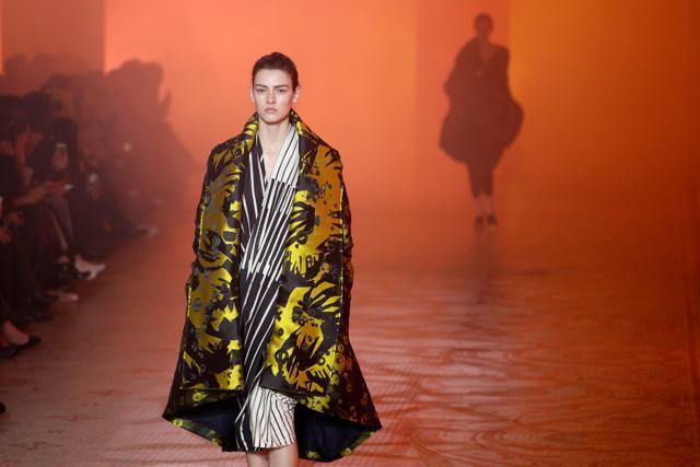 A model presents a creation by designer Yiqing Yin as part of her Autumn/Winter 2018/2019 women's ready-to-wear collection for fashion house Paul Poiret. (REUTERS) A model presents a creation by designer Yiqing Yin as part of her Autumn/Winter 2018/2019 women's ready-to-wear collection for fashion house Paul Poiret. (REUTERS)