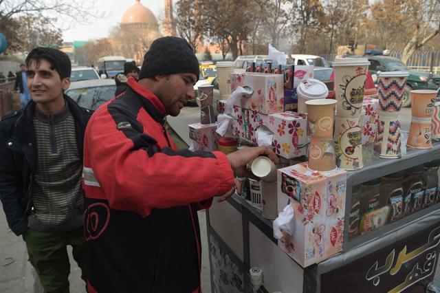 Najibullah Sharyari‘s cart in Kabul. (AFP)