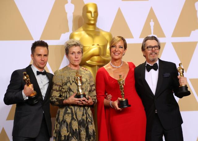 Oscar winners Sam Rockwell, Frances McDormand, Allison Janney and Gary Oldman (L to R) pose backstage. (REUTERS) Oscar winners Sam Rockwell, Frances McDormand, Allison Janney and Gary Oldman (L to R) pose backstage. (REUTERS)