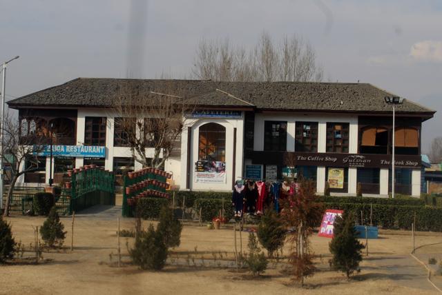 To get to the bookshop, you need to take a shikara from Dal lake to Nehru park Island. (Pardeep Singh Dardi/ HT Photo)