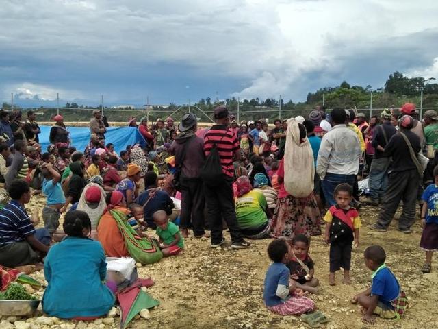 People displaced by an earthquake gather at a relief centre in the central highlands of Papua New Guinea March 1, 2018. (Reuters) People displaced by an earthquake gather at a relief centre in the central highlands of Papua New Guinea March 1, 2018. (Reuters)