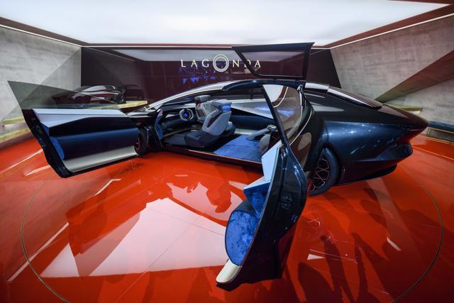 Geneva Auto Show: Electrics buzz but gas-guzzlers still shine