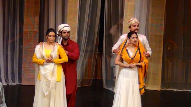 Set in a traditional mohalla or neighbourhod, qawwalis and Kathak are woven into the storyline.