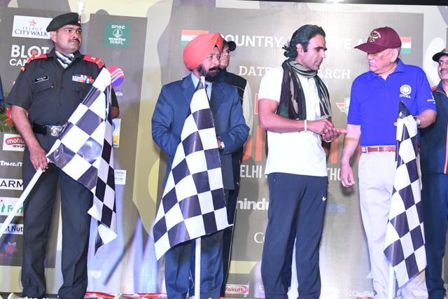 Flagging off the Half Marathon at Soldierathon are Sub Major Yogendra Yadav, PVC; Capt Bana Singh, PVC; Major Surendra Poonia, VSM; Army Chief General Bipin Rawat.