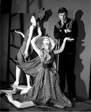 In this 1952 file photo, French fashion designer Hubert de Givenchy poses with mannequins in his shop in Paris. (AP) In this 1952 file photo, French fashion designer Hubert de Givenchy poses with mannequins in his shop in Paris. (AP)