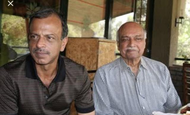 Kapil (L) and Mr Kanwal Grover. Kapil (L) and Mr Kanwal Grover.