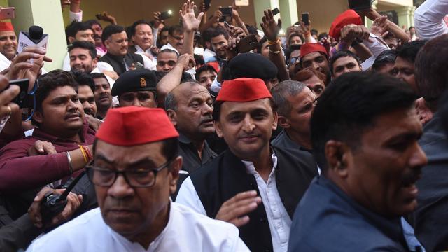 Samajwadi Party chief Akhilesh Yadav with party leaders and workers at his office in Lucknow on Wednesday. (Subhankar Chakraborty/HT Photo) Samajwadi Party chief Akhilesh Yadav with party leaders and workers at his office in Lucknow on Wednesday. (Subhankar Chakraborty/HT Photo)