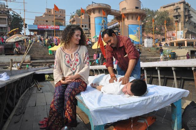 Many masseurs have also tied up with boatmen to offer their services during a boat ride down the Ganges. (Rajesh Kumar/HT Photo)