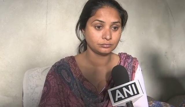Gurpinder Kaur, sister of Manjinder Singh killed in Iraq, speaks to the media on Tuesday. (ANI twitter) Gurpinder Kaur, sister of Manjinder Singh killed in Iraq, speaks to the media on Tuesday. (ANI twitter)
