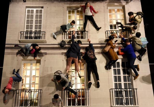 Leandro Erlich has his head in the clouds at Bon Marché Rive
