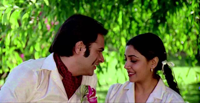 Farooque Shaikh and Deepti Naval formed a hit romantic pair. Farooque Shaikh and Deepti Naval formed a hit romantic pair.