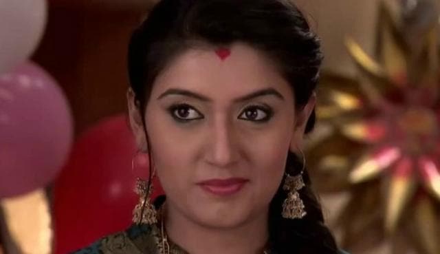Shireen plays Simmi on the show. Shireen plays Simmi on the show.
