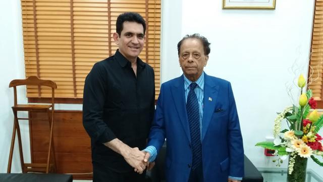 Filmmaker Omung Kumar with Anerood Jugnauth, former Prime Minister of Mauritius. Filmmaker Omung Kumar with Anerood Jugnauth, former Prime Minister of Mauritius.