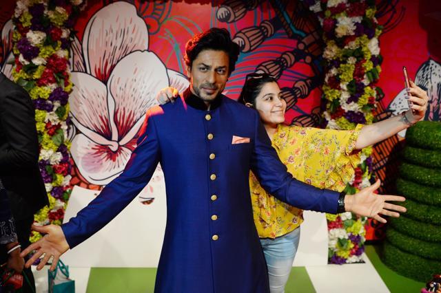An Indian visitor takes a selfie with a waxwork of Bollywood actor Shah Rukh Khan after it was unveiled at Madame Tussauds. (AFP) An Indian visitor takes a selfie with a waxwork of Bollywood actor Shah Rukh Khan after it was unveiled at Madame Tussauds. (AFP)