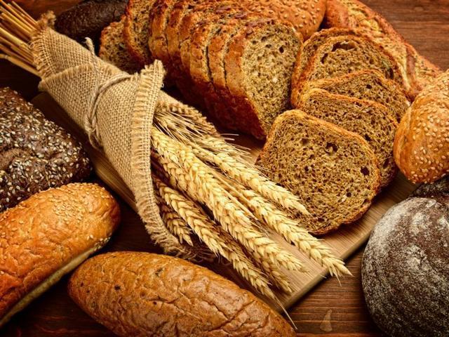 Wholewheat bread is better than white bread because of high fibre and vitamin content. (Shutterstock) Wholewheat bread is better than white bread because of high fibre and vitamin content. (Shutterstock)